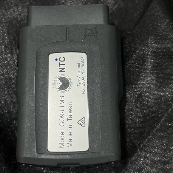 Geotab Go9B Vehicle Tracking Device - Picture 3 of 10